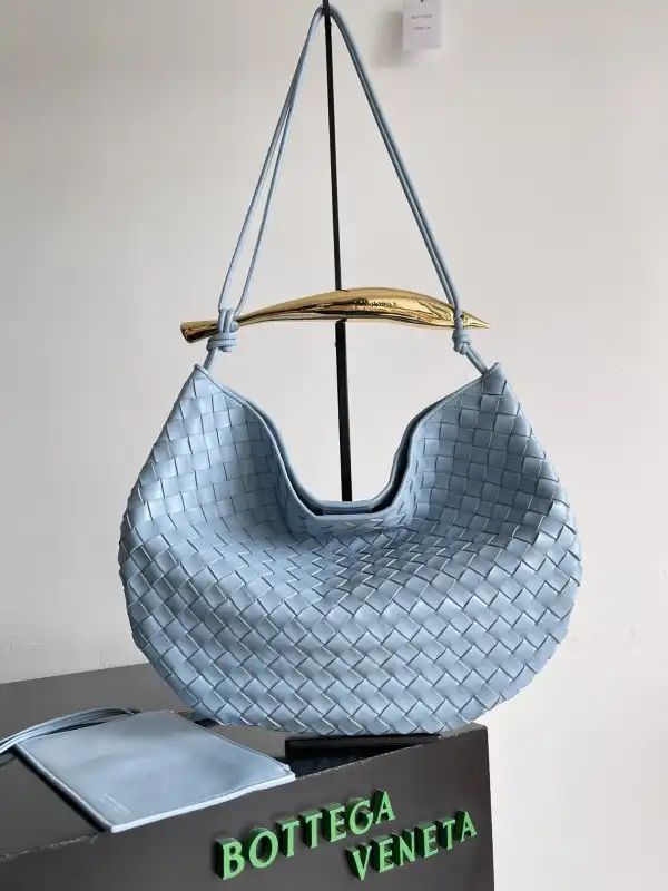 First bag ru BOTTEGA VENETA Medium Sardine 0129