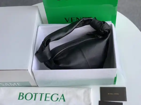 BOTTEGA VENETA MINI DOUBLE KNOT 0129