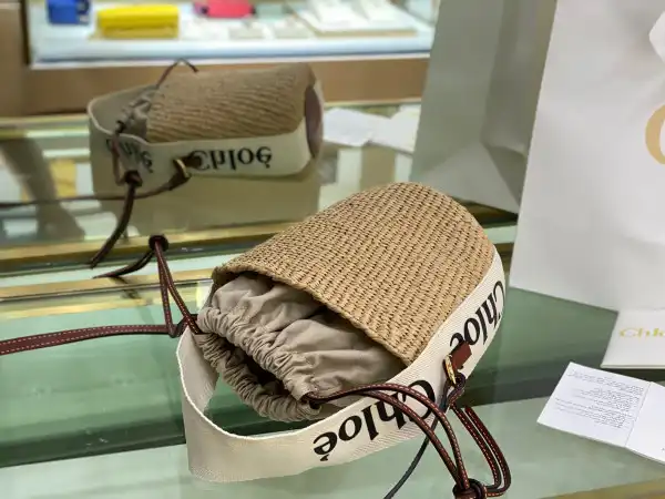 First bag CHLOÉ small basket 0128