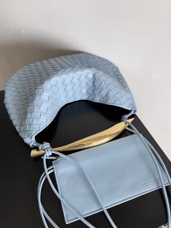 First bag ru BOTTEGA VENETA Medium Sardine 0129