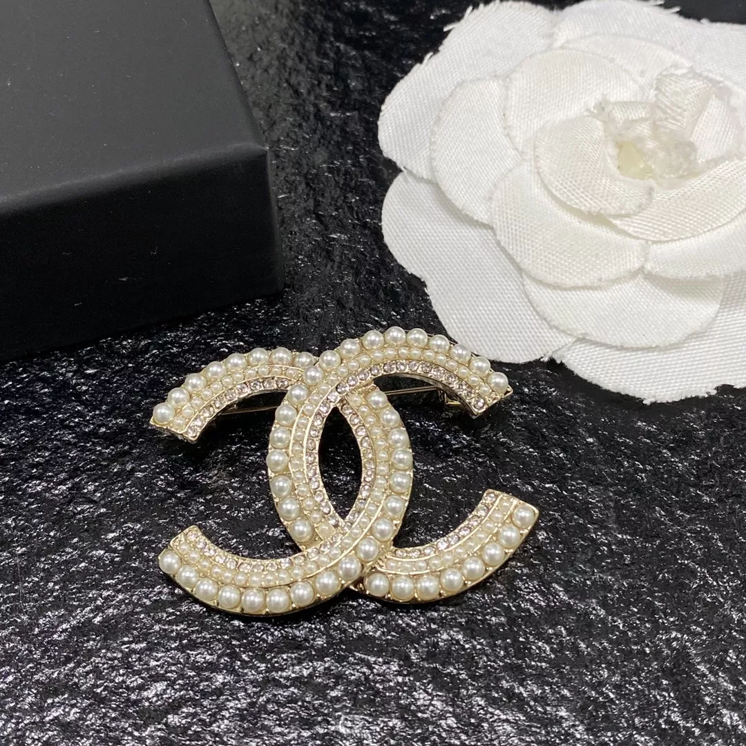 CHANEL BROOCH 0119