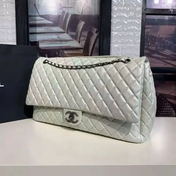 First bag CHANEL TOTE BAG 0125