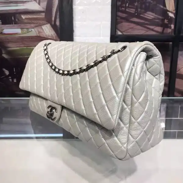 First bag CHANEL TOTE BAG 0125