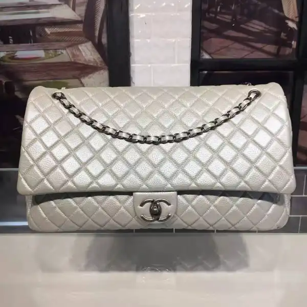 First bag CHANEL TOTE BAG 0125