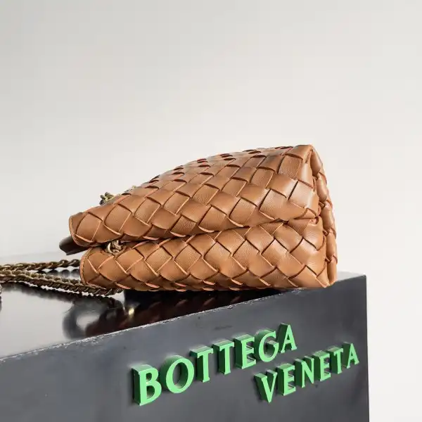 First bag Bottega Veneta Small Andiamo Chain-25*22*10.5cm 0129