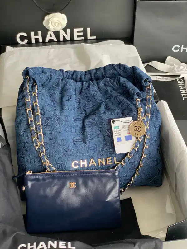 First bags ru CHANEL 22 HANDBAG 0123