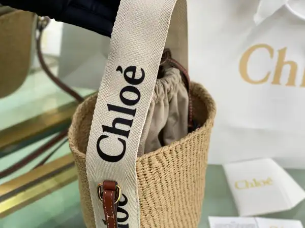 First bag CHLOÉ small basket 0128