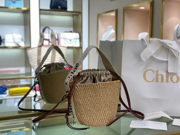 First bag CHLOÉ small basket 0128