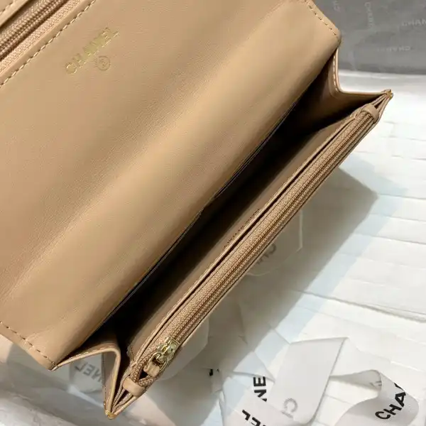 First bag CHANEL WALLET 0123