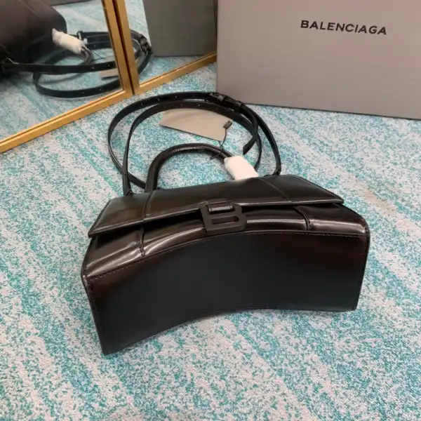 First bag ru BALENCIAGA HOURGLASS 0204