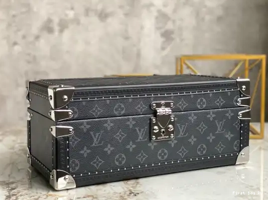 First bag COFFRET ACCESSOIRES VUITTON LOUIS 0218