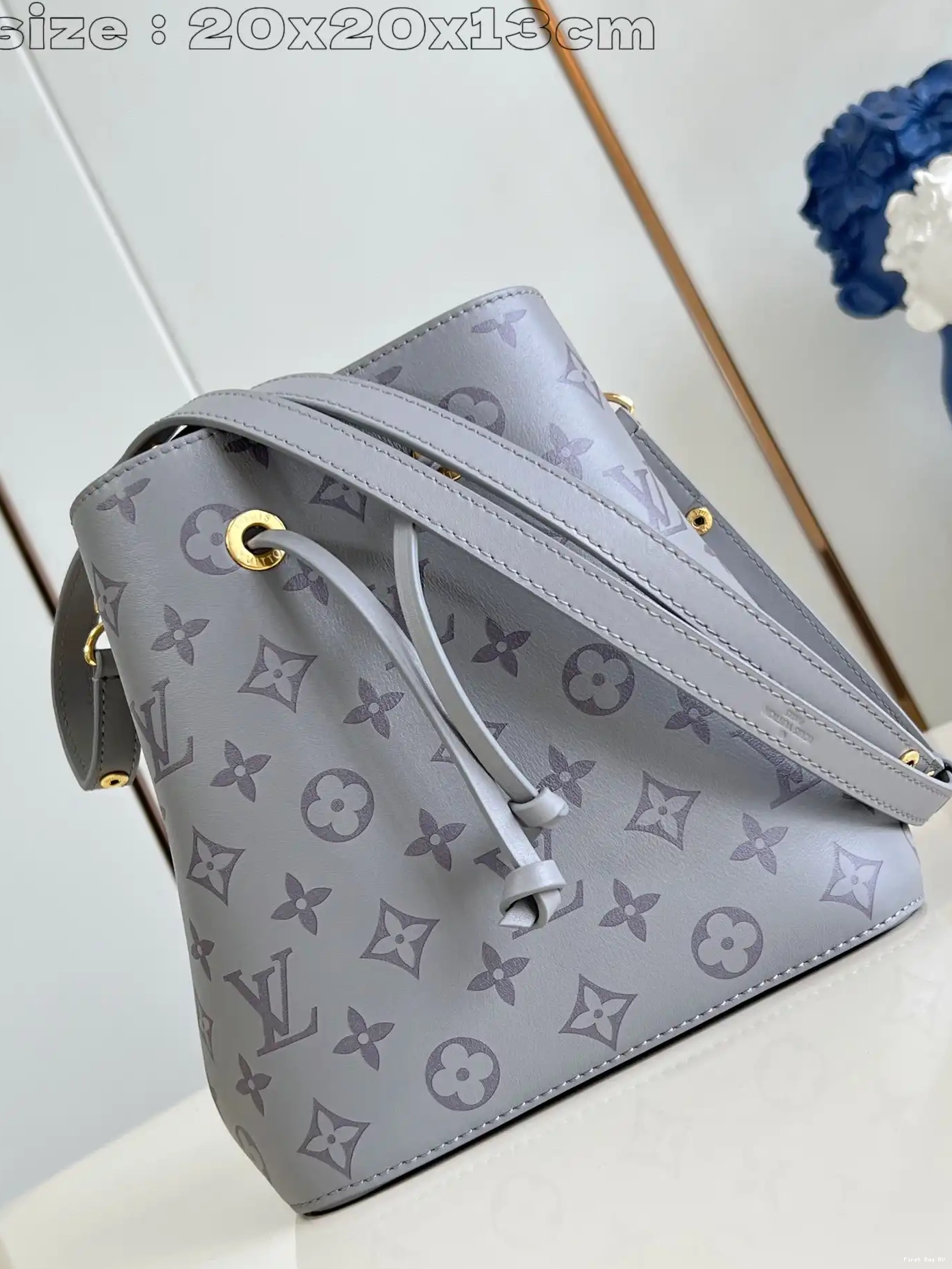 First bag ru VUITTON BB-20*20*13cm LOUIS NÉONOÉ 0213