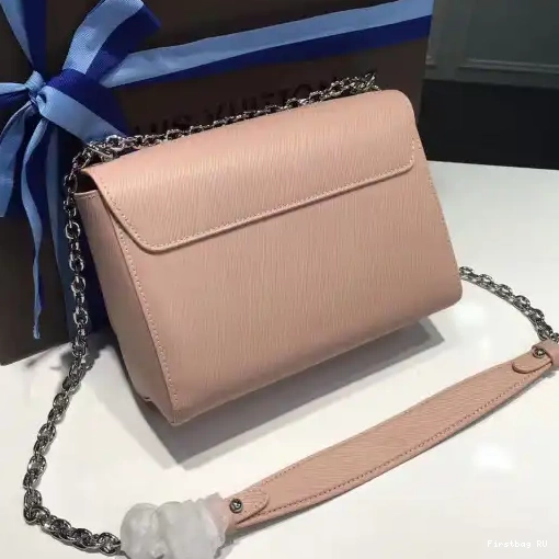 First bag Twist Louis Vuitton 0214