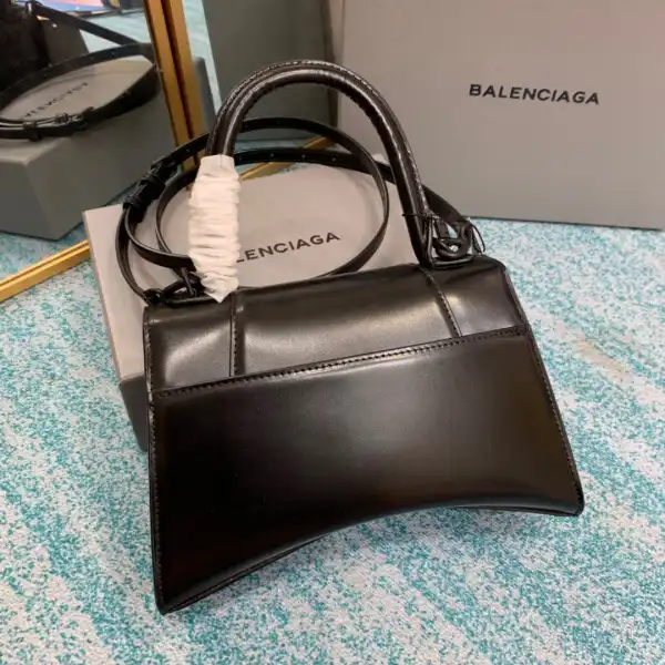 First bag ru BALENCIAGA HOURGLASS 0204