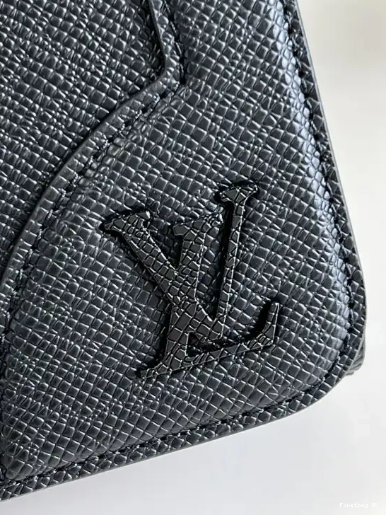 Firstbag VUITTON LOUIS MESSENGER NEW FLAP 0210