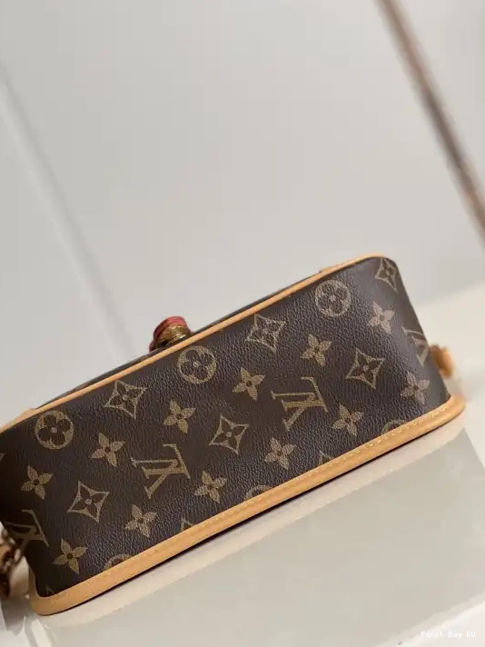 First bag Diane Nano VUITTON LOUIS 0223