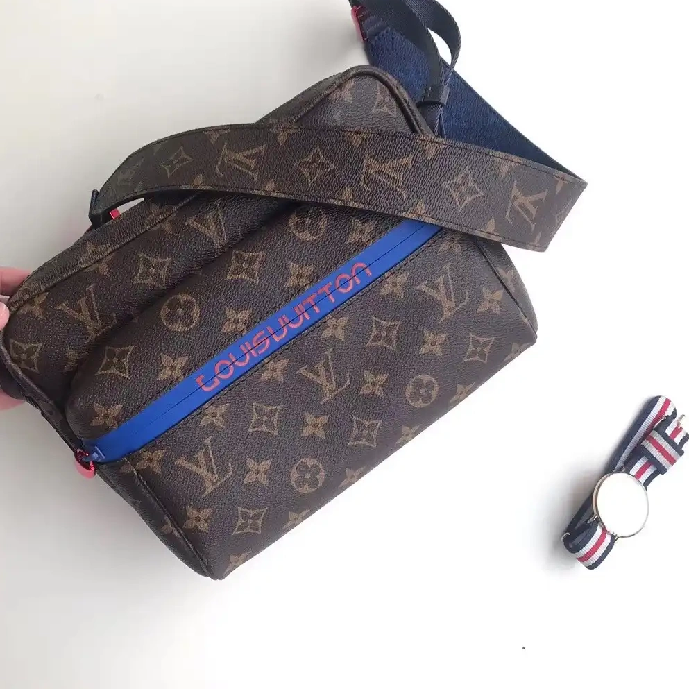 First bags ru reviews Louis Vuitton Messenger 0212