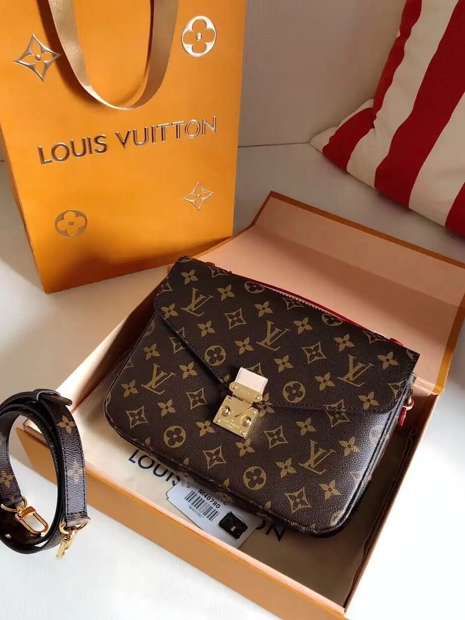 First bag Pochette Monogram Metis Louis Messenger M40780 Vuitton 0227