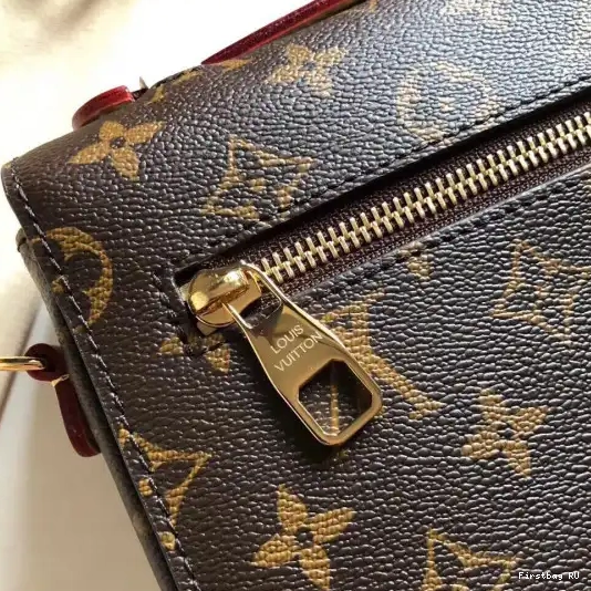 First bag Pochette Monogram Metis Louis Messenger M40780 Vuitton 0227