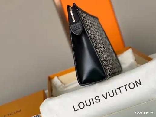 First bag TOILETRY 1854 SINCE VUITTON 26 LOUIS POUCH 0211