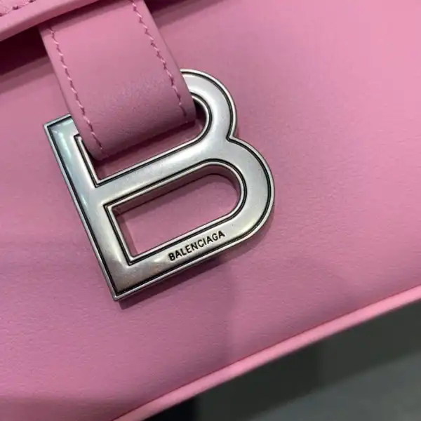 First bag BALENCIAGA DOWNTOWN MEDIUM SHOULDER BAG 0203