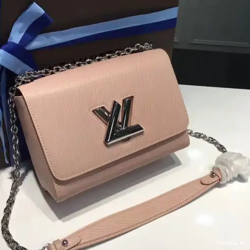 First bag Twist Louis Vuitton 0214