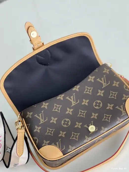 First bag Diane Nano VUITTON LOUIS 0223