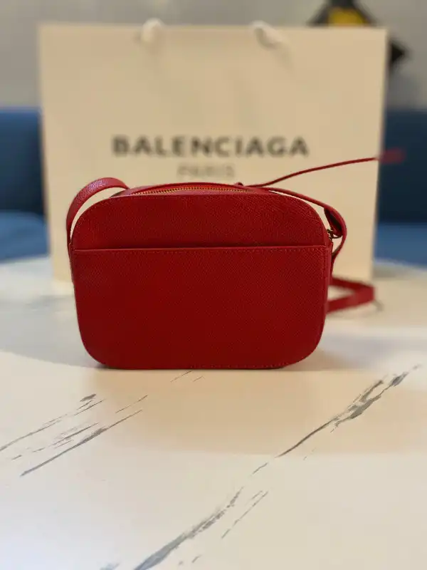 Firstbags ru BALENCIAGA EVERYDAY CAMERA BAG XS 0203