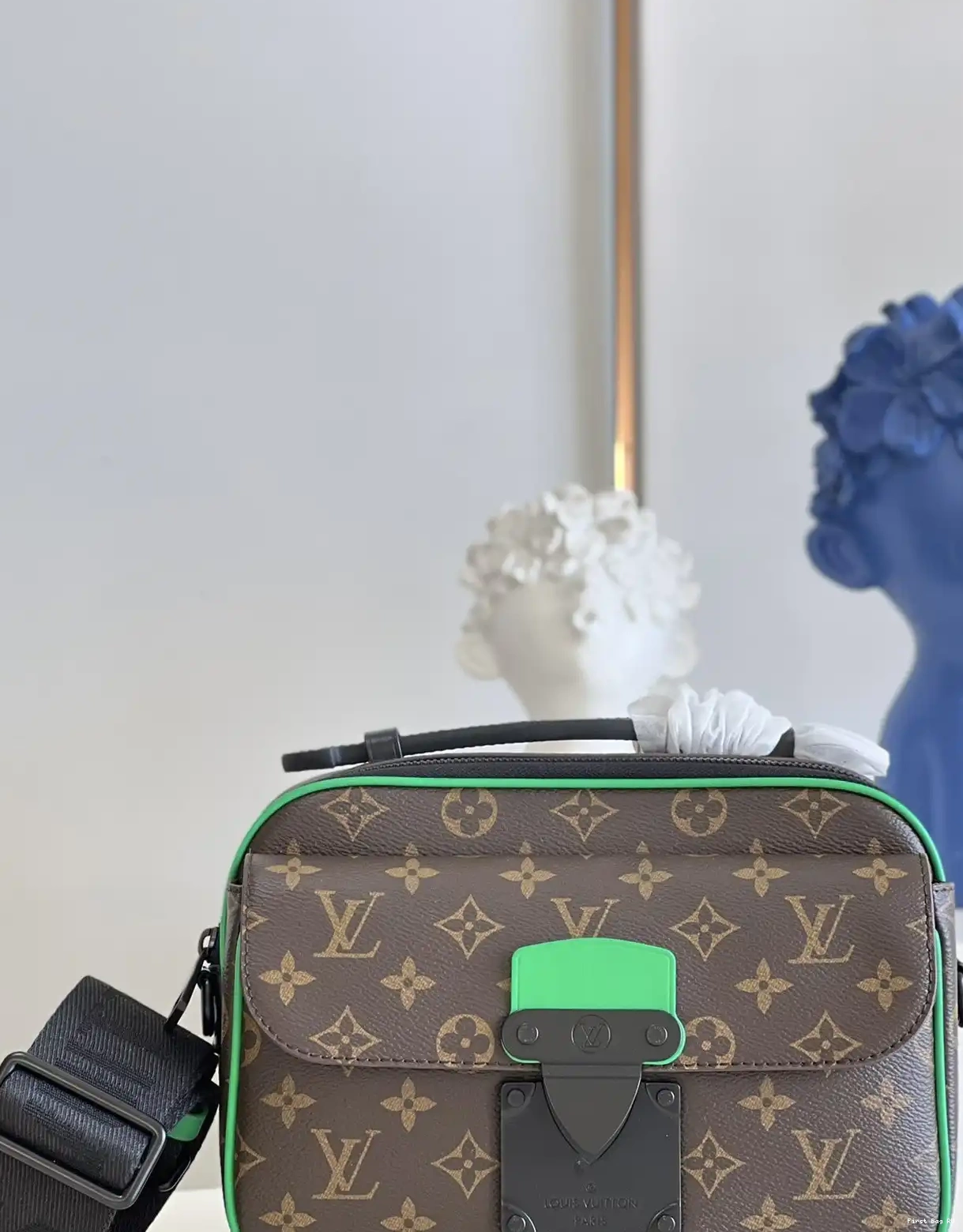 Firstbag ru LOUIS S VUITTON LOCK MESSENGER 0215