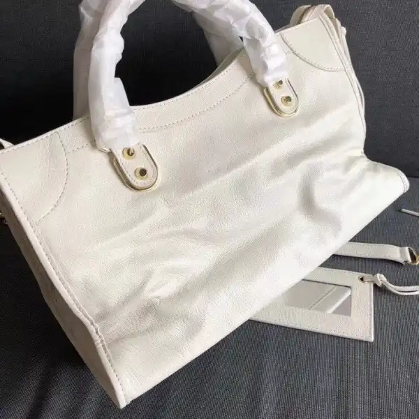 First bag ru BALENCIAGA CHANELASSIC CITY 0204