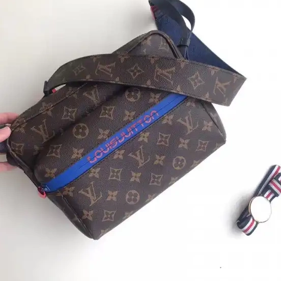 First bags ru reviews Louis Vuitton Messenger 0212