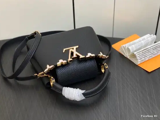 First bag ru CAPUCINES LOUIS VUITTON BB 0219