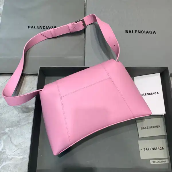 First bag BALENCIAGA DOWNTOWN MEDIUM SHOULDER BAG 0203